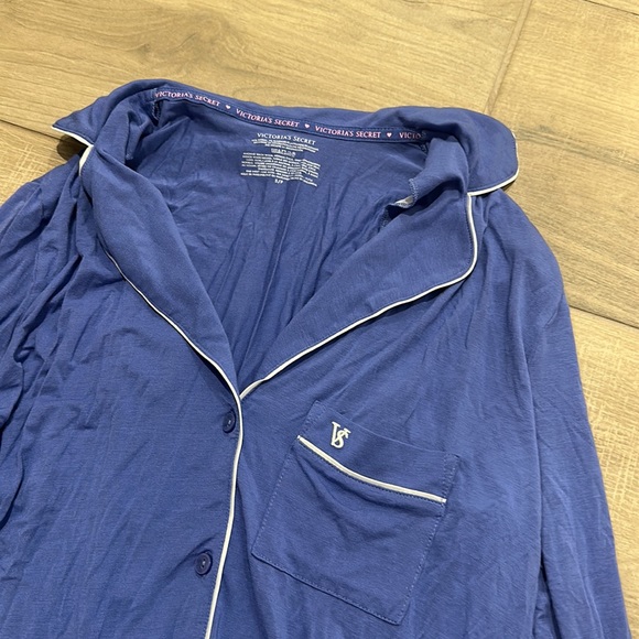 Victoria's Secret Long sleeve Nightgown. Worn once! - Picture 3 of 6